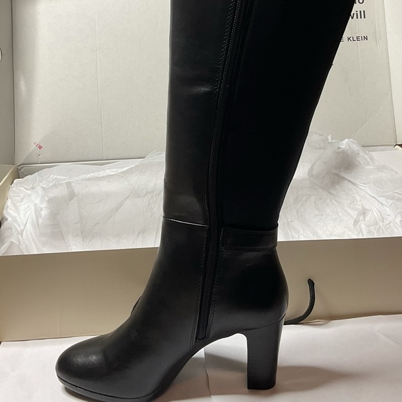 ANNE KLEIN SILENCE BOOTS - Picture 4 of 10